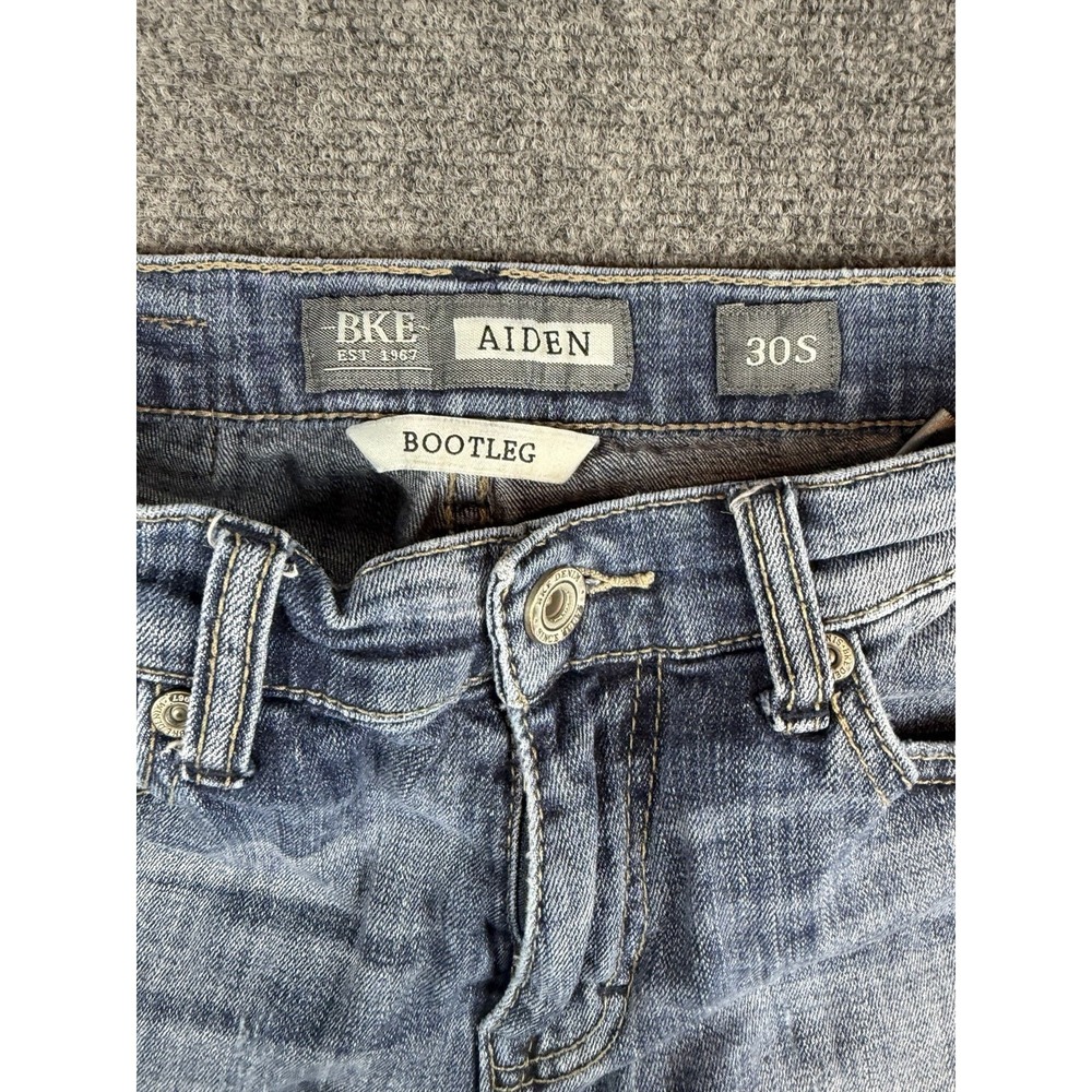BKE Aiden Men's Jeans Size 30S Bootleg Medium Wash Distressed Denim - Picture 3 of 9